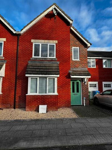 4 Bedroom Semi-Detached House To Rent In Edward Vinson Drive, Faversham, ME13