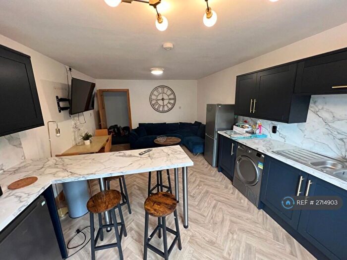 5 Bedroom Flat To Rent In County Road, Ormskirk, L39