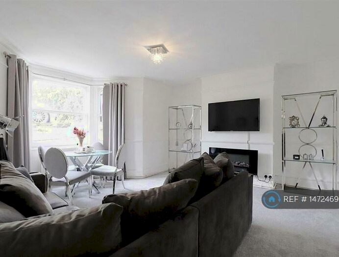 2 Bedroom Flat To Rent In Overcliffe, Gravesend, DA11