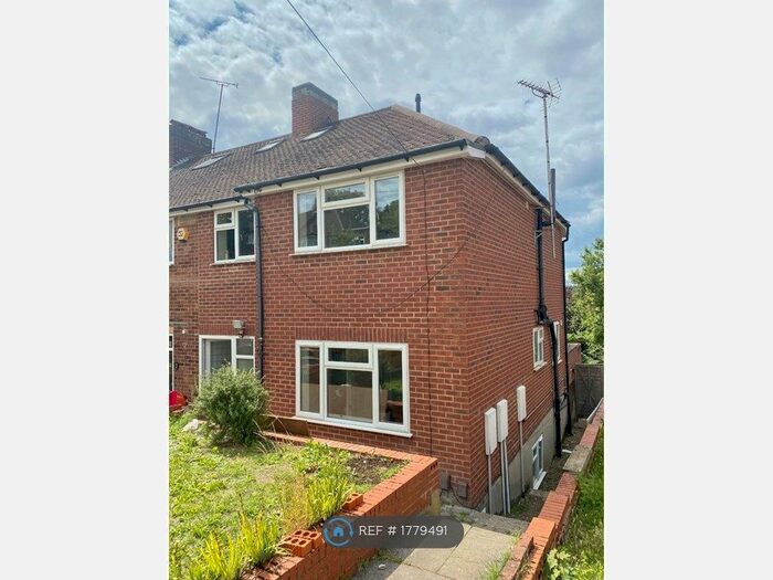 5 Bedroom Semi-Detached House To Rent In Beverley Gardens, Wembley, HA9