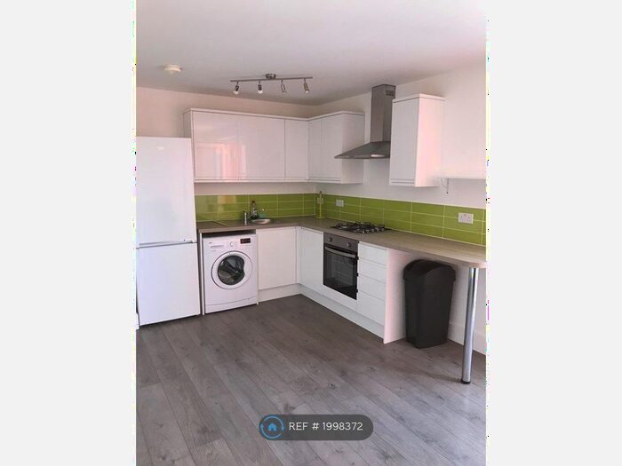 2 Bedroom Flat To Rent In Eardley Road, London, SW16