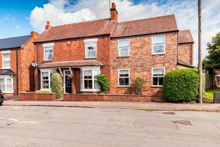 5 Bedroom Property To Rent In Ivanhoe Road, Lichfield, WS14