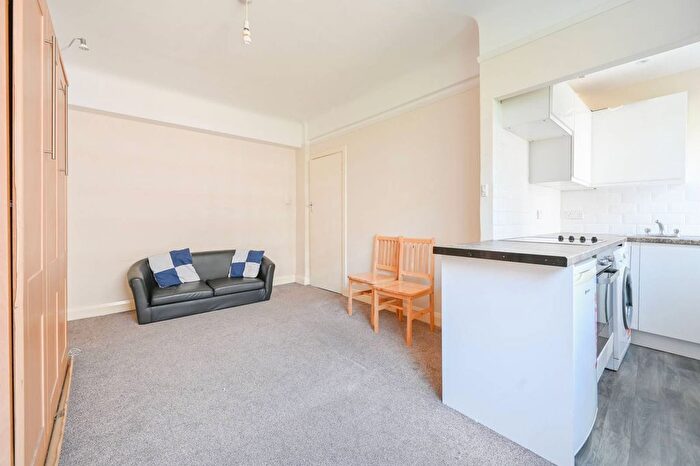 Studio To Rent In Balham High Road, Balham, London, SW17