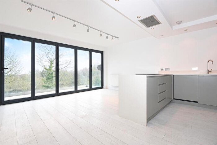 2 Bedroom Apartment To Rent In Vale Of Health, Hampstead, NW3