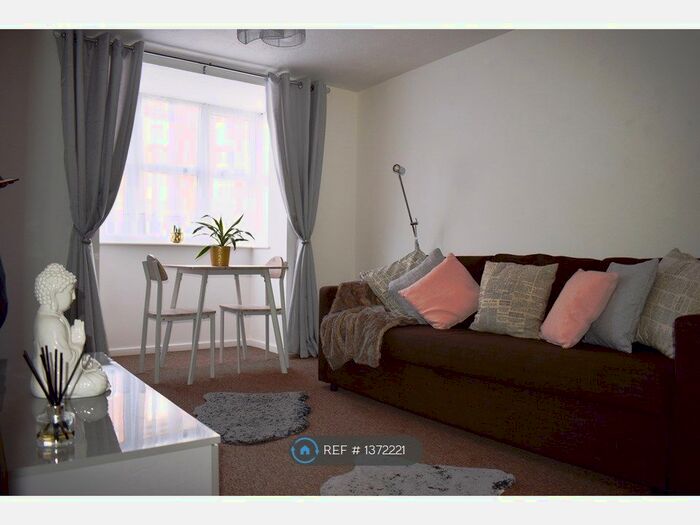 Studio To Rent In Knowles Close, West Drayton, UB7