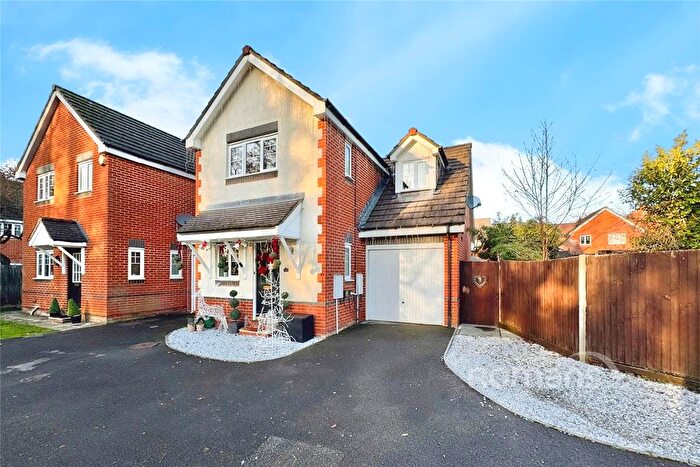 3 Bedroom Link Detached House For Sale In Old Forge End, Sandhurst, Berkshire, GU47