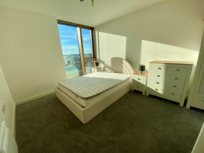 2 Bedroom Apartment To Rent In South Central, Essex Street, B5