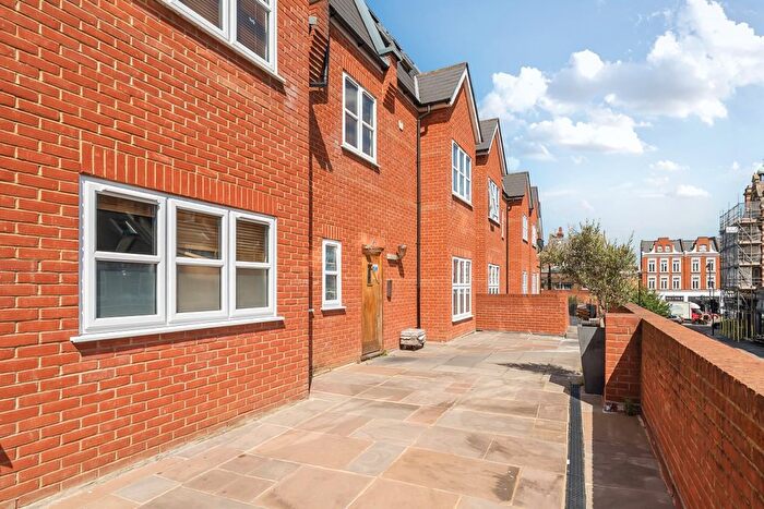 2 Bedroom Flat To Rent In Coleridge Road, London, N8