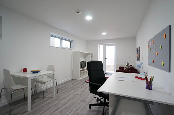 1 Bedroom Apartment To Rent In College Road, Bangor, LL57