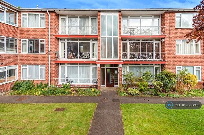 2 Bedroom Flat To Rent In Devonshire House, Sutton, SM2