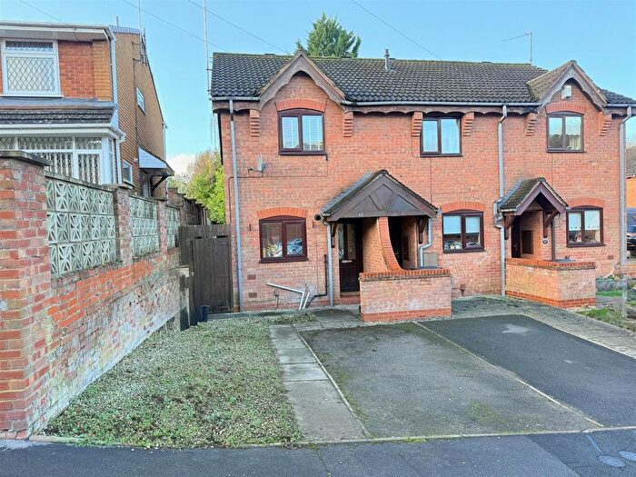 2 Bedroom End Terrace House For Sale In Yardley Street, Stourbridge, DY9