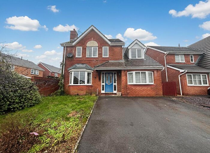 4 Bedroom Detached House For Sale In Rhodfa Felin, Barry, CF62