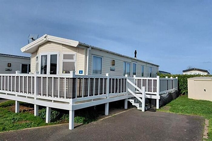 2 Bedroom Mobile/park Home For Sale In Fen Lane, East Mersea, Colchester, CO5