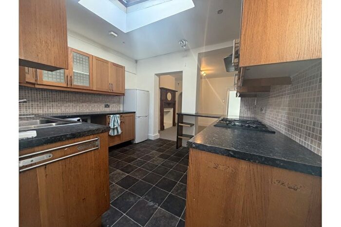 1 Bedroom Property To Rent In Mitcham Road, Croydon, Surrey, CR0