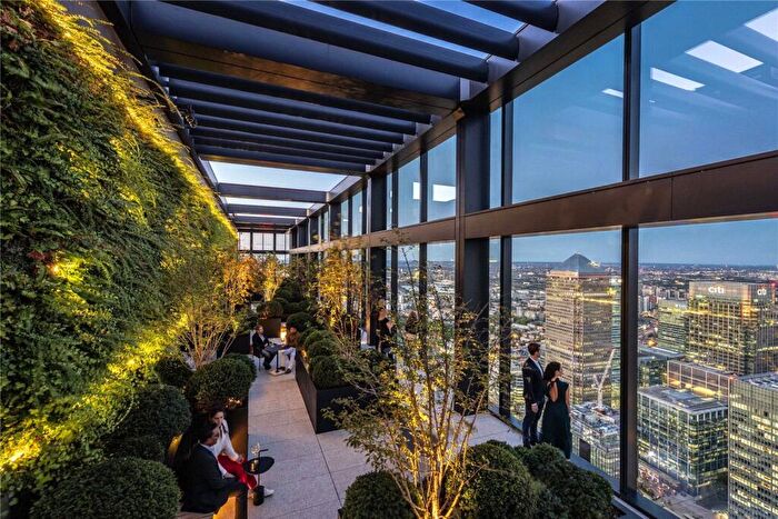 Apartment For Sale In Landmark Pinnacle, Marsh Wall, London, E14