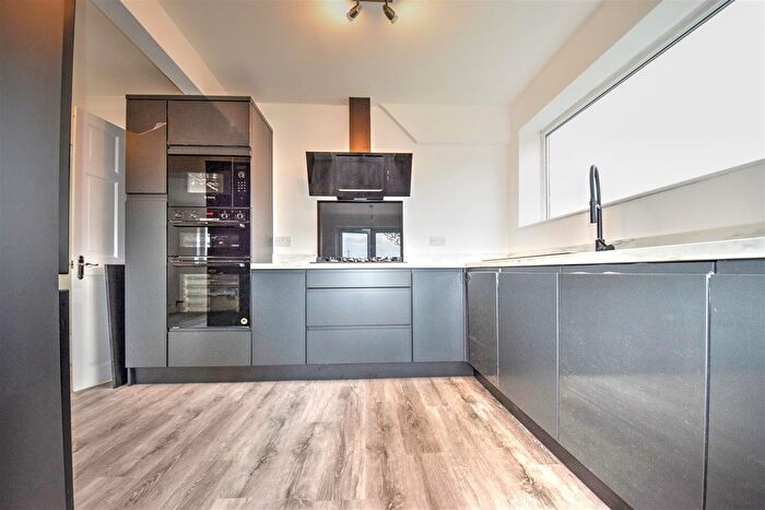 3 Bedroom Semi-Detached House To Rent In Deepdale Drive, Rainhill, L35
