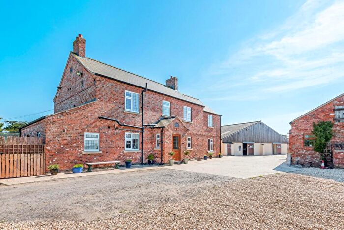 6 Bedroom Equestrian Facility For Sale In Mumby Lincolnshire, LN13