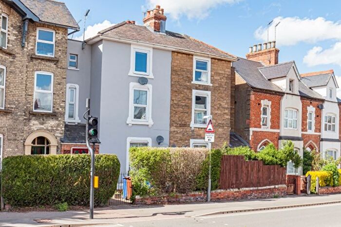 2 Bedroom Flat To Rent In Middleton Road, Banbury, OX16