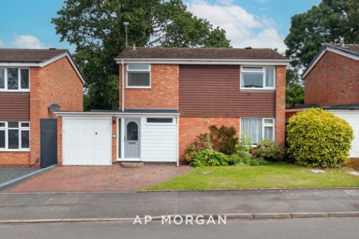 3 Bedroom Detached House For Sale In Overton Close, Birmingham, West Midlands, B28