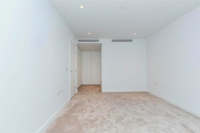 2 Bedroom Flat To Rent In Postmark, Phoenix Place, WC1X