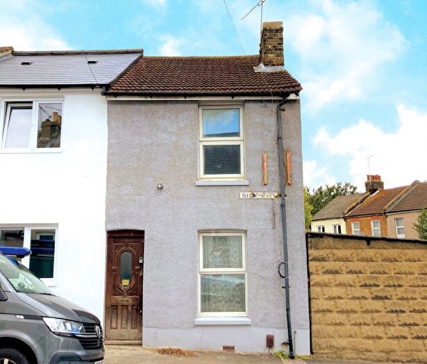 2 Bedroom End Of Terrace House For Sale In Elliott Street, Gravesend, DA12