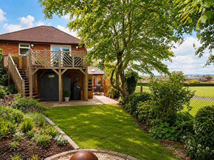3 Bedroom Semi-Detached House For Sale In Pear Tree Lane, Newbury, RG14