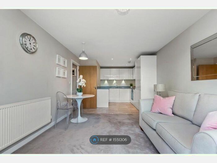 1 Bedroom Flat To Rent In Marshall Court, London, SE20