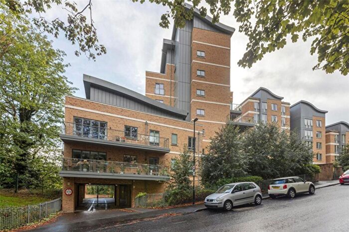 2 Bedroom Apartment For Sale In Sylvan Hill, London, SE19
