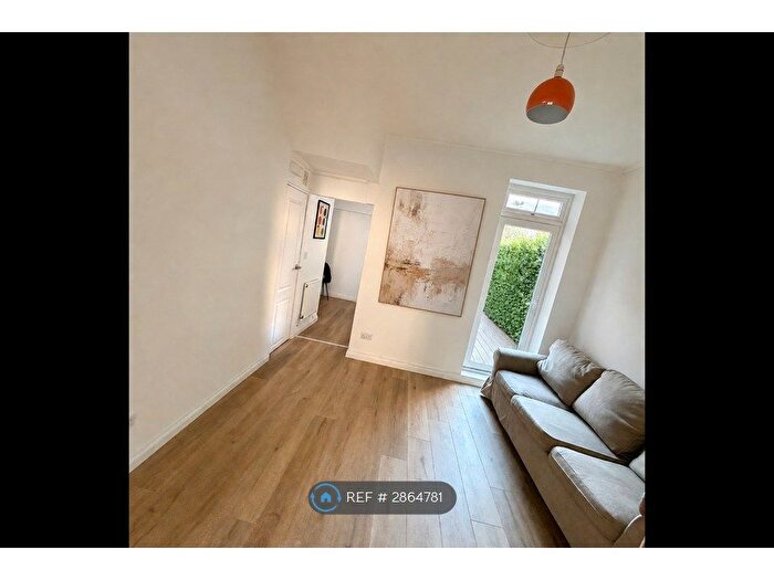 2 Bedroom Flat To Rent In Tweedmouth Road, London, E13