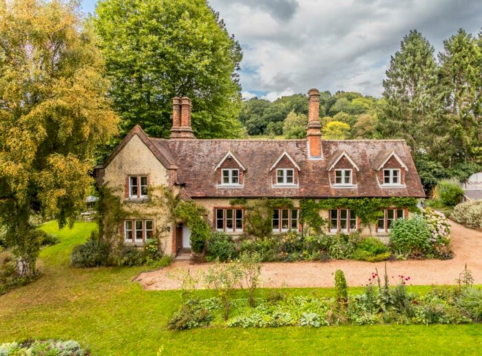 6 Bedroom Detached House To Rent In Sandy Lane, Nutfield, RH1