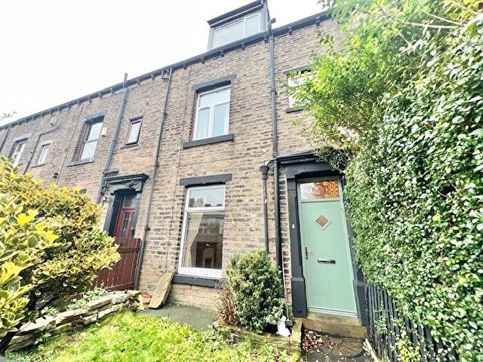 4 Bedroom Property To Rent In Moorlands View, Halifax, HX1