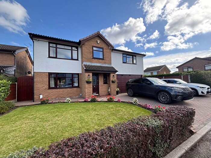 6 Bedroom Detached House For Sale In Elderwood, Chadderton, Oldham, OL9