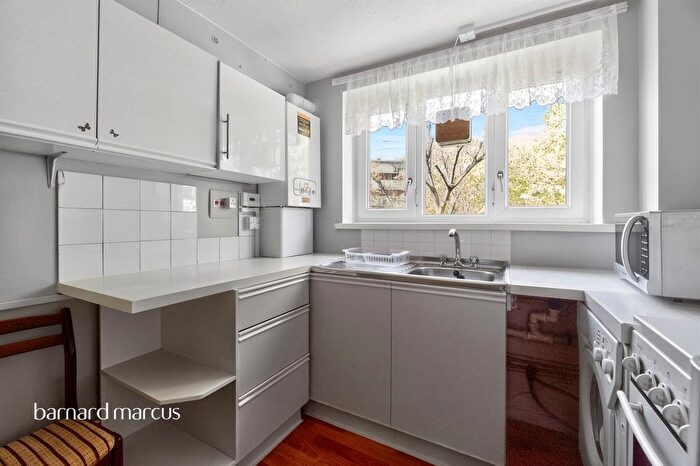 2 Bedroom Flat For Sale In Smallwood Road, London, SW17