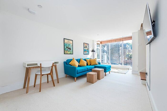 1 Bedroom Property To Rent In Linden Gardens, Turnham Green, W4