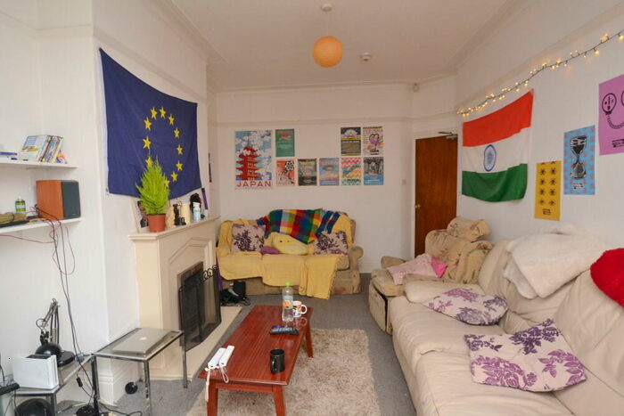 7 Bedroom Semi-Detached House To Rent In Linden Grove, Fallowfield, Manchester, M14