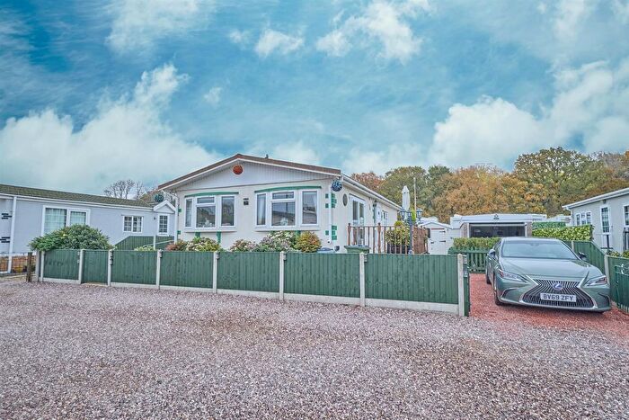 2 Bedroom Park Home For Sale In Hinckley Road, Sapcote, LE9