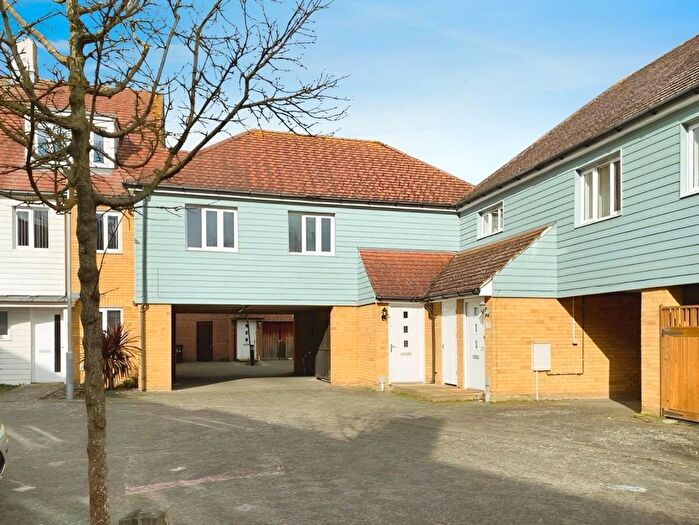 2 Bedroom Detached House To Rent In Godfrey Marchant Grove, Ashford, TN23