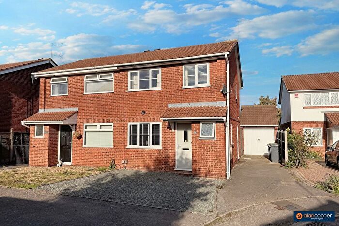 3 Bedroom Semi-Detached House For Sale In Blackthorn Grove, Whitestone, Nuneaton, CV11
