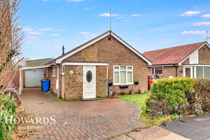 2 Bedroom Detached Bungalow For Sale In Catchpole Close, Kessingland, NR33