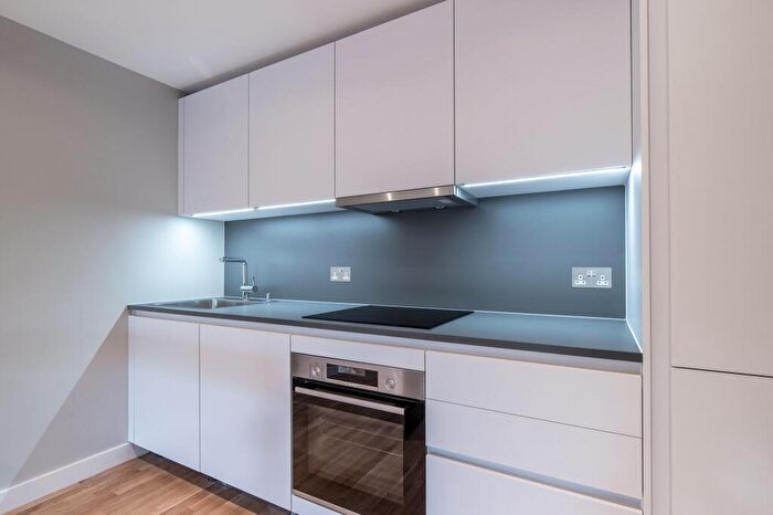 1 Bedroom Flat To Rent In Flat Gerard Court, NW2