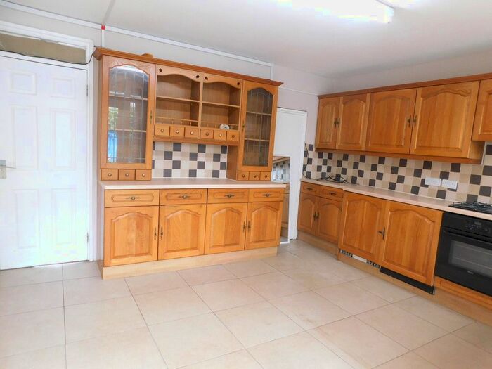 5 Bedroom Terraced House To Rent In Vallance Road, London, E1