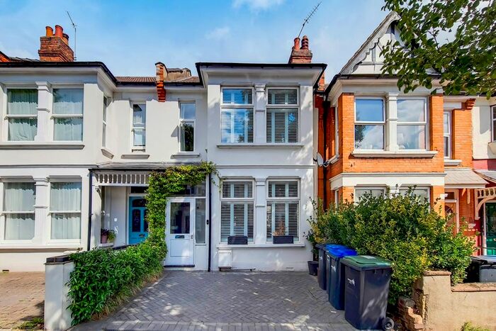 4 Bedroom Property To Rent In Eaton Park Road, London, N13