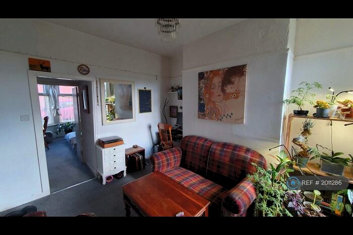 1 Bedroom Flat To Rent In Debdale Park, Manchester, M18