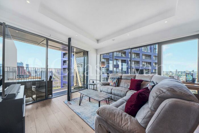 2 Bedroom Apartment To Rent In Corson House, London City Island, Canning Town, E14