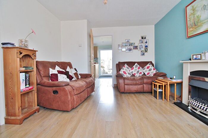 3 Bedroom Link Detached House For Sale In Kestrel Close, Stubbington, PO14
