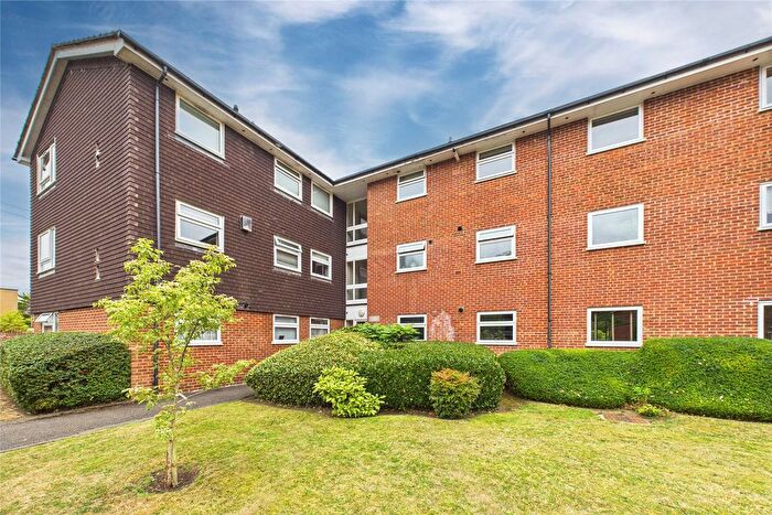 2 Bedroom Flat To Rent In In The Ray, Maidenhead, Berkshire, SL6