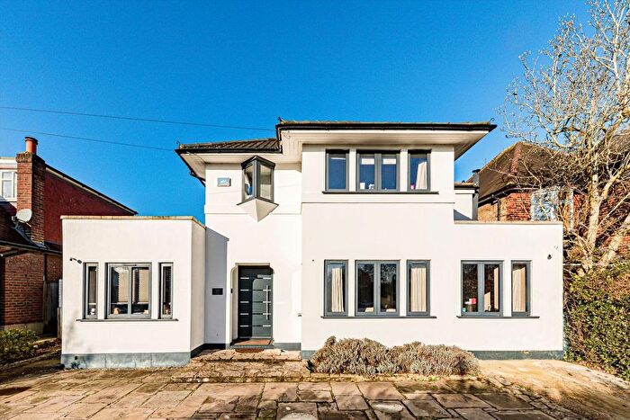 4 Bedroom Detached House For Sale In Ormond Crescent, Hampton, TW12