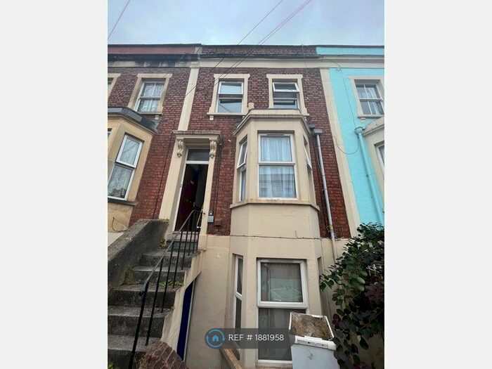 3 Bedroom Maisonette To Rent In Gwyn Street, Bristol, BS2