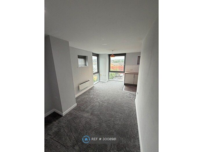2 Bedroom Flat To Rent In Bramall Lane, Sheffield, S2