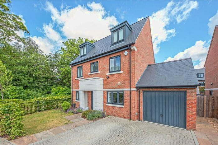 5 Bedroom Detached House To Rent In Bridges Avenue, East Molesey, Surrey, KT8